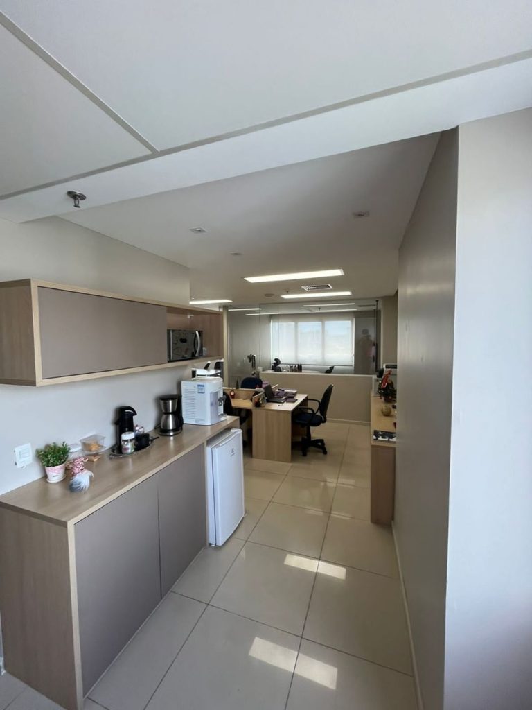 Sua Empresa no Topo: Salas Comerciais no Boulevard Side – 72m² no Coração de Salvador!