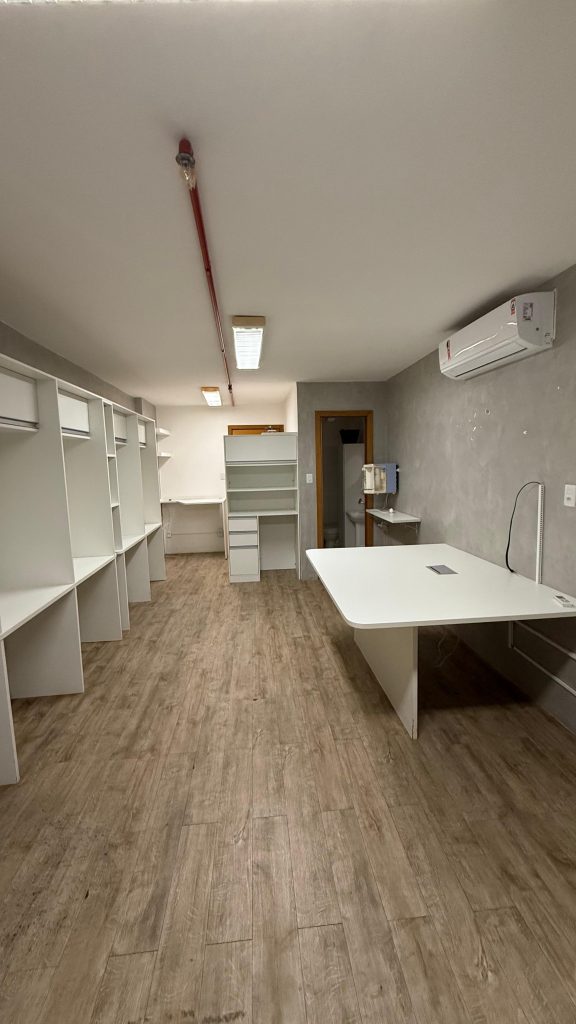 Sala semi-mobiliada para locação no Edifício Atlanta Empresarial no Stiep em Salvador! Sala semi-mobiliada para locação no Edifício Atlanta Empresarial no Stiep em Salvador!