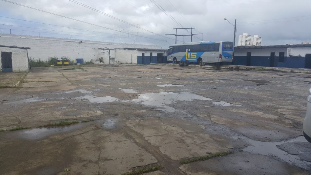 Terreno a venda no bairro de Pernambués em Salvador Terreno a venda no bairro de Pernambués em Salvador