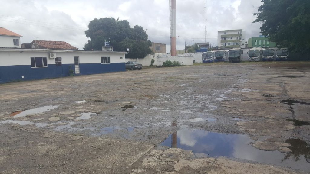 Terreno a venda no bairro de Pernambués em Salvador Terreno a venda no bairro de Pernambués em Salvador