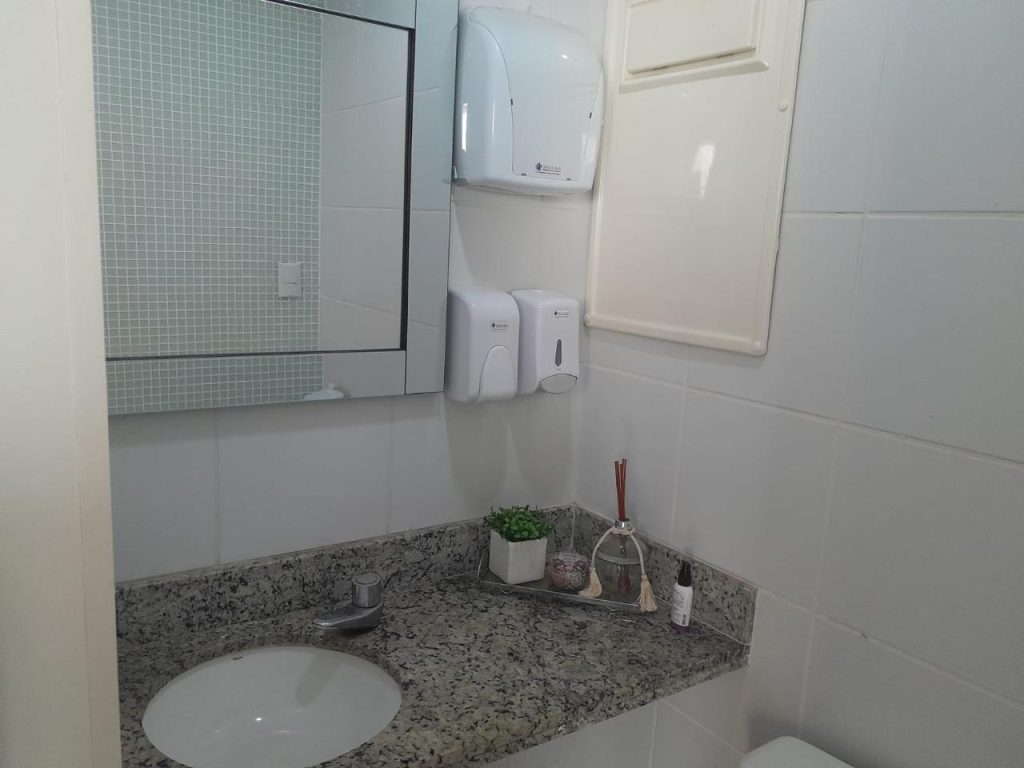 Venda de 4 salas comerciais de 132 metros em Salvador Venda de 4 salas comerciais de 132 metros em Salvador