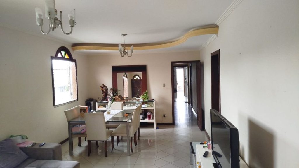 Apartamento de 200m² à Venda em Cruz das Almas – Próximo ao Centro Apartamento de 200m² à Venda em Cruz das Almas – Próximo ao Centro