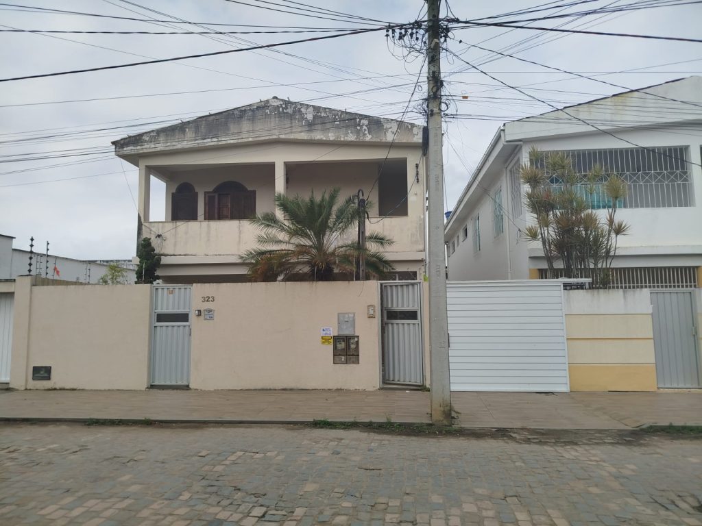 Apartamento de 200m² à Venda em Cruz das Almas – Próximo ao Centro Apartamento de 200m² à Venda em Cruz das Almas – Próximo ao Centro