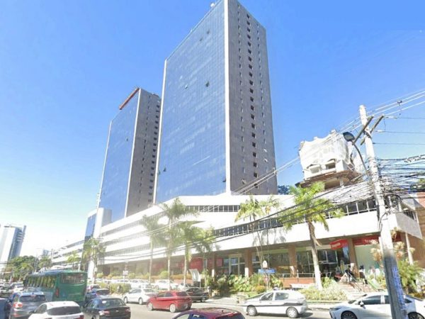 Sala Comercial à Venda no Salvador Trade Center – 33m², Garagem e Localização Estratégica