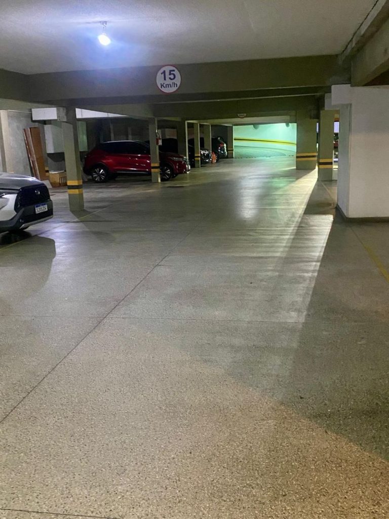 Apartamento de **135m² com 4 quartos e 1 suíte** no Condomínio Príncipe de Luxemburgo, Salvador.