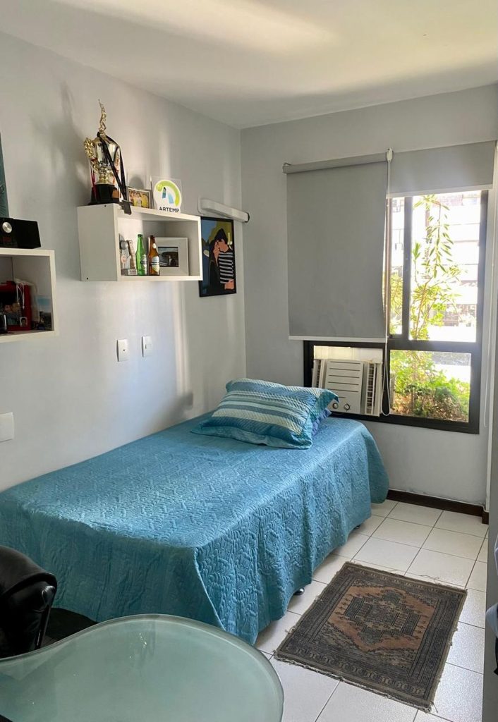 Apartamento de **135m² com 4 quartos e 1 suíte** no Condomínio Príncipe de Luxemburgo, Salvador.